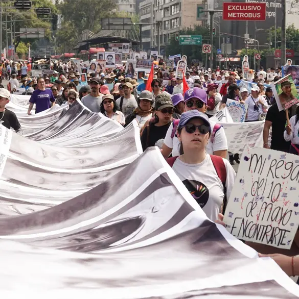 "&iquest;D&oacute;nde est&aacute;n nuestros hijos?": Marchan cientos de madres este 10 de mayo por sus desaparecidos