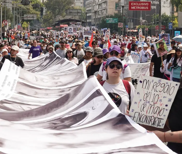 "&iquest;D&oacute;nde est&aacute;n nuestros hijos?": Marchan cientos de madres este 10 de mayo por sus desaparecidos