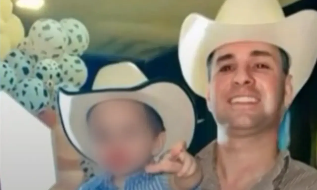  Vicente junto a su padre. 