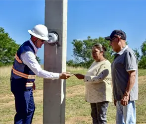 CFE alcanza 50 millones de usuarios: electrificaci&oacute;n en Oaxaca impulsa acceso a la luz en comunidades rurales