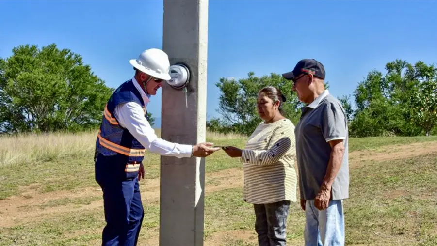 CFE alcanza 50 millones de usuarios: electrificaci&oacute;n en Oaxaca impulsa acceso a la luz en comunidades rurales