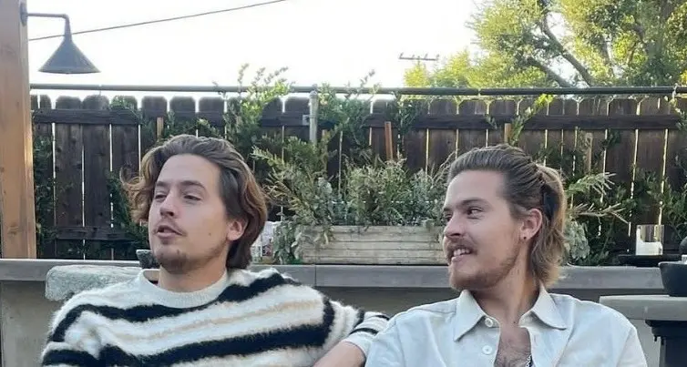 Los gemelos Sprouse fueron dos de los rostros más populares de Disney gracias a 'Zack y Cody' y sus secuelas. De niños eran conocidos por su humor y carisma, pero tras alejarse temporalmente de Hollywood ambos decidieron estudiar en la universidad. Actualmente, Cole Sprouse se mantiene más activo como actor, mientras Dylan ha trabajado en proyectos independientes y empresariales.