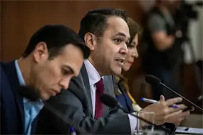 Enrique D&iacute;az Vega: &iquest;De qu&eacute; acusan al exsecretario de Finanzas de Rocha Moya?
