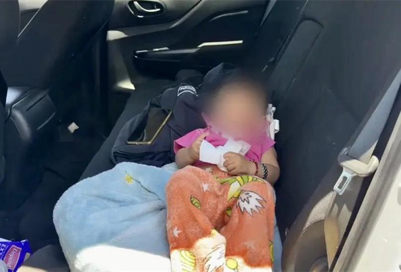 Abandonan a beb&eacute; de 6 meses en taxi de aplicaci&oacute;n en Ecatepec; conductor y polic&iacute;as lo rescatan