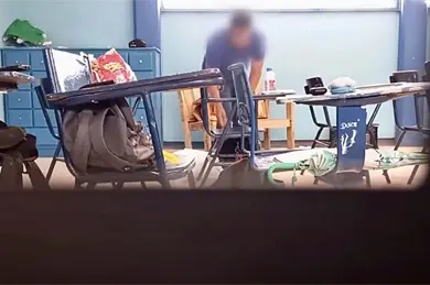 Maestro es captado robando a sus alumnos en Sonora: estudiantes colocaron c&aacute;mara escondida para exhibirlo