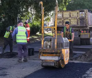 Realizan labores de bacheo en Infonavit Loma Bella y otras zonas de Puebla