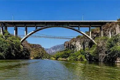 CFE limpia presas del río Grijalva para prevenir inundaciones y mejorar energía CFE limpia presas del río Grijalva para prevenir inundaciones y mejorar energía