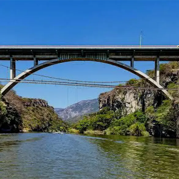 CFE limpia presas del r&iacute;o Grijalva para prevenir inundaciones y mejorar energ&iacute;a 
