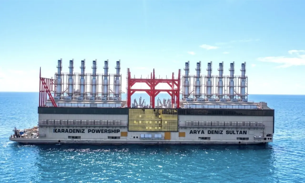  ¿Cómo operará la planta flotante de gas en Yucatán? CFE busca frenar cortes de luz 