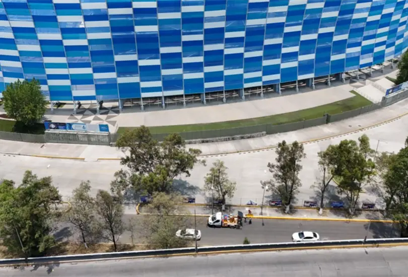 Autoridades estatales realizan labores de limpieza y rehabilitación en los alrededores del Estadio Cuauhtémoc. Autoridades estatales realizan labores de limpieza y rehabilitación en los alrededores del Estadio Cuauhtémoc.