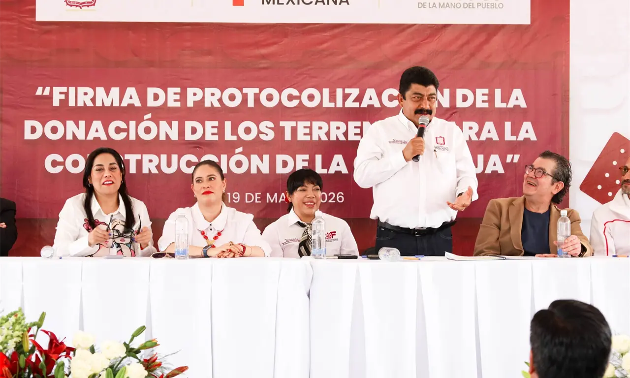  Alcalde de Texococo provoca indiganción en evento de Cruz Roja 