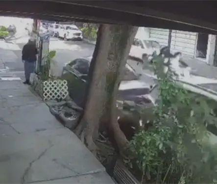 Captan momento exacto en que ejecutan a Bryan "El Balbino", presunto extorsionador, en la N&aacute;poles