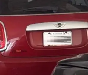 Hallan el Mini Cooper donde se habr&iacute;an llevado inconsciente a Blanca Adriana; desapareci&oacute; tras entrar a una cirug&iacute;a est&eacute;tica