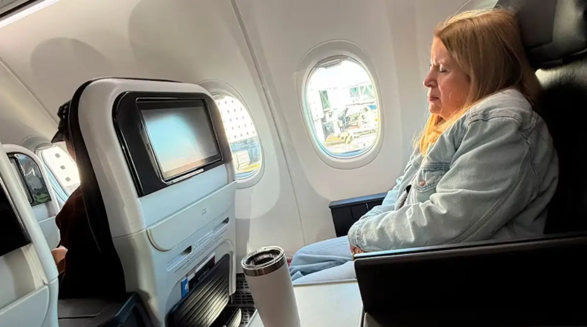 La ministra Loretta Ortiz Ahlf fue captada viajando en clase ejecutiva a Costa Rica. Especial