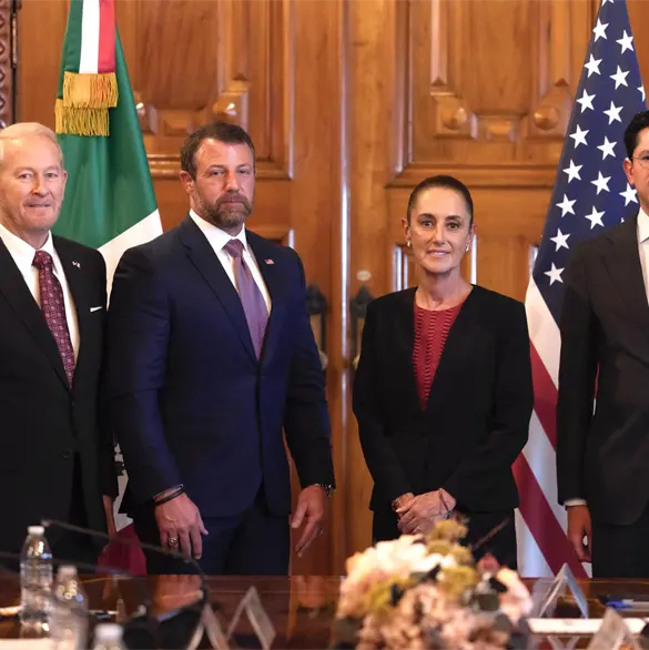 Sheinbaum y Markwayne Mullin acuerdan reforzar la cooperación entre México y EE.UU. Sheinbaum y Markwayne Mullin acuerdan reforzar la cooperación entre México y EE.UU.