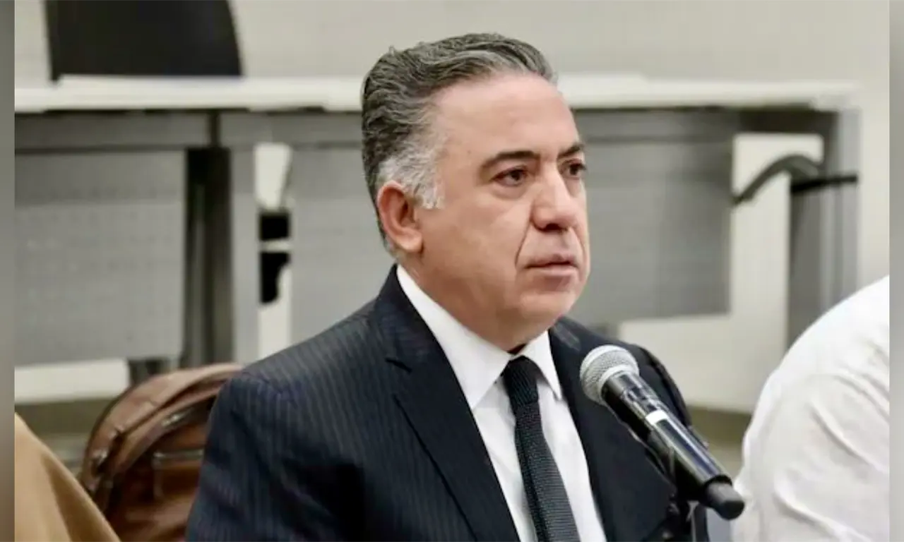  Enrique Inzunza reaparece con Javier Corral en restaurante de Culiacán tras acusaciones de nexos con el crimen organizado 