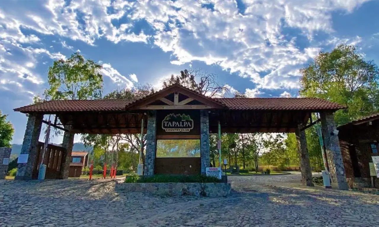  ¿Te sobran unos pesos? Gobierno subastará terreno en el exclusivo fraccionamiento donde murió “El Mencho” 