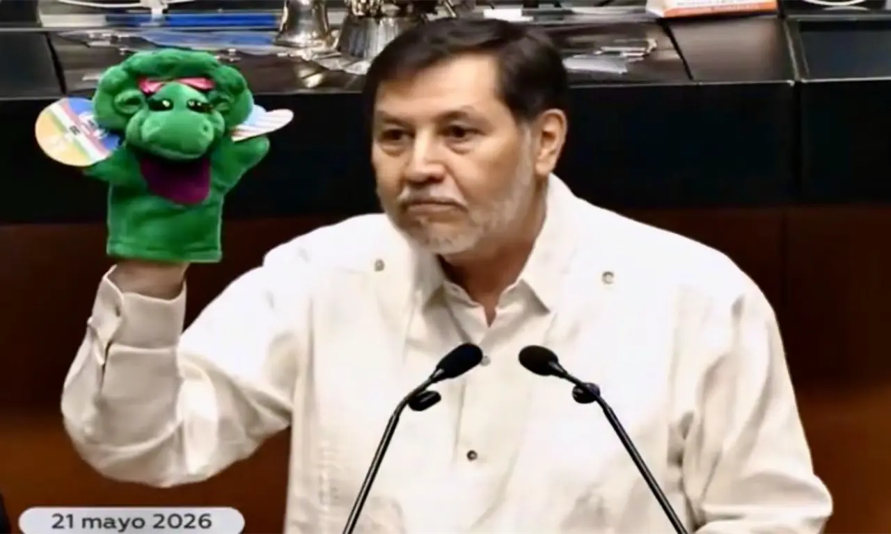  Noroña desata escándalo con una Baby Bop en el Congreso y convierte la sesión en guerra 