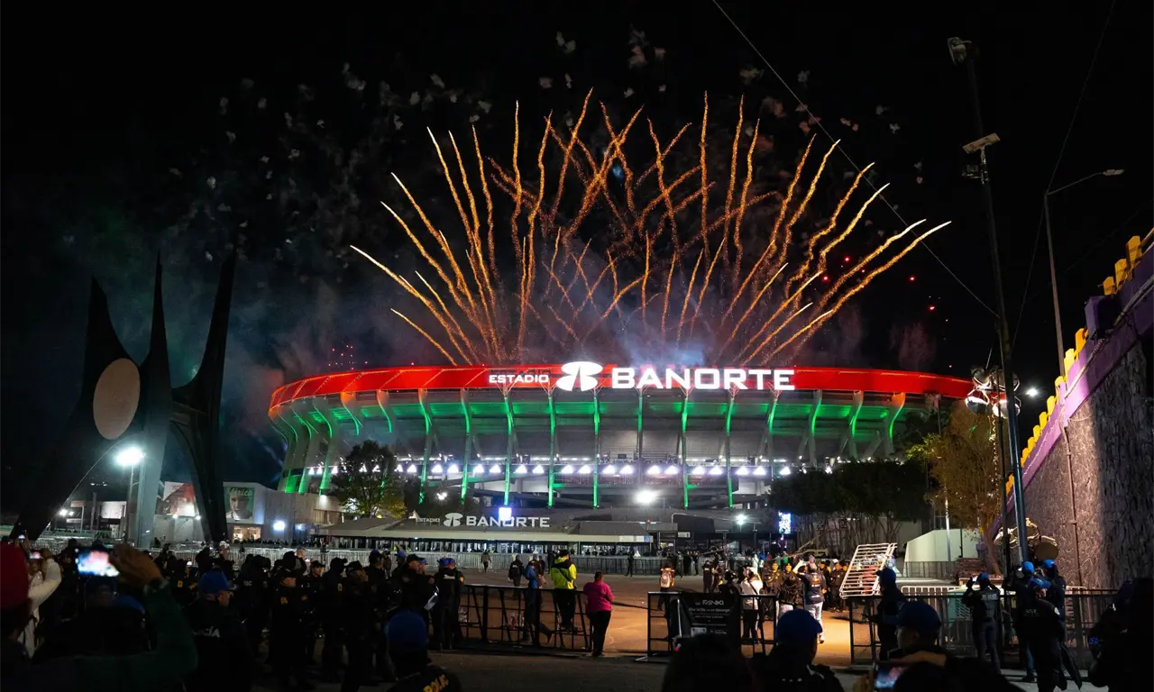  Durante el Mundial 2026 se espera la presencia de miles de personas conectadas al mismo tiempo en estadios, aeropuertos, fan zones y espacios públicos. 
