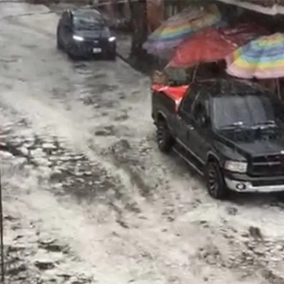 Caos por tormenta en CDMX: granizada, árboles caídos y calles inundadas colapsan varias alcaldías Caos por tormenta en CDMX: granizada, árboles caídos y calles inundadas colapsan varias alcaldías