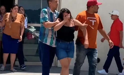 "¿Cómo le explico a tus hermanos que te fuiste?": El desgarrador mensaje de la madre de Ian Gael, tras tragedia en Kinder "¿Cómo le explico a tus hermanos que te fuiste?": El desgarrador mensaje de la madre de Ian Gael, tras tragedia en Kinder