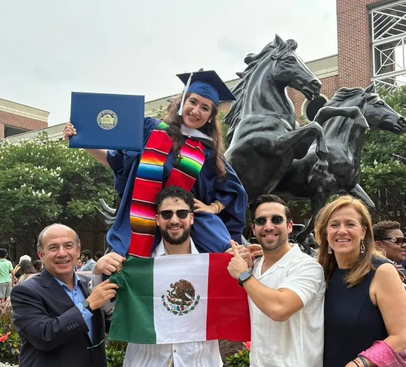 Con el paso de los años decidió enfocarse en sus estudios y vida profesional lejos de la política mexicana. Estudió Teatro y Administración Artística en la Southern Methodist University, en Texas, formación que le permitió acercarse al ámbito cultural y organizacional. Con el paso de los años decidió enfocarse en sus estudios y vida profesional lejos de la política mexicana. Estudió Teatro y Administración Artística en la Southern Methodist University, en Texas, formación que le permitió acercarse al ámbito cultural y organizacional.