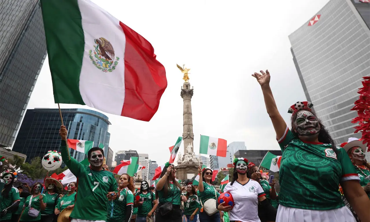  El Gobierno de la CDMX busca que tanto habitantes como turistas puedan seguir el torneo en espacios públicos seguros y con acceso gratuito. 