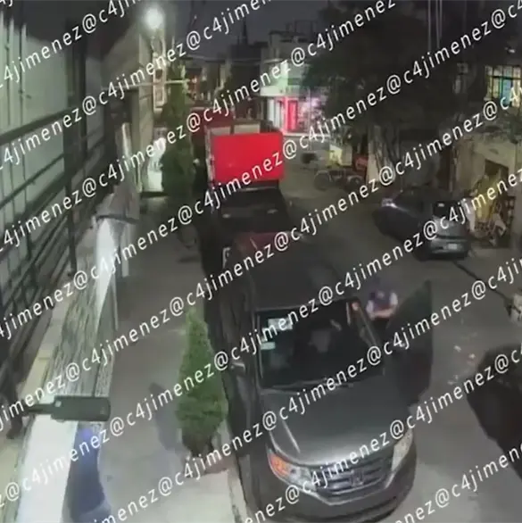 Vecinos frustran asalto a tabicazos en Nezahualcóyotl tras retiro de 85 mil pesos Vecinos frustran asalto a tabicazos en Nezahualcóyotl tras retiro de 85 mil pesos