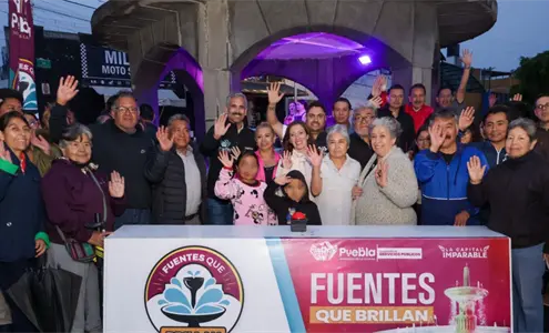 Gobierno de Puebla realiza mantenimiento integral en la Fuente de los Muñecos Gobierno de Puebla realiza mantenimiento integral en la Fuente de los Muñecos