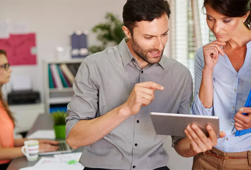 Negocios familiares dejan atrás la libreta para sobrevivir en la era digital. Negocios familiares dejan atrás la libreta para sobrevivir en la era digital.