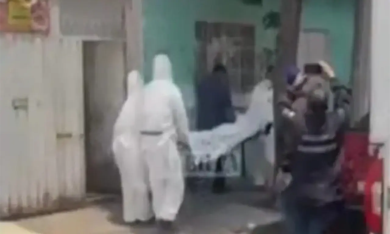  Peritos encontraron los restos enterrados bajo el área de comensales. 
