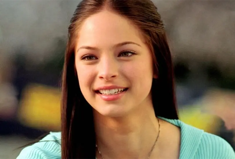 Kristin Kreuk se convirti&oacute; en un &iacute;cono juvenil durante los a&ntilde;os 2000 tras ser elegida como protagonista de la serie Smallville, donde interpret&oacute; a Lana Lang.