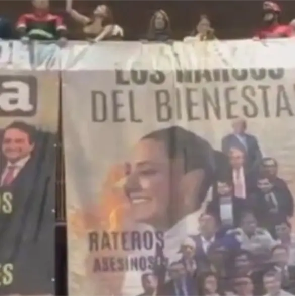 Narcos del Bienestar: PRI desata caos en San Lázaro con mantas contra Morena y Sheinbaum Narcos del Bienestar: PRI desata caos en San Lázaro con mantas contra Morena y Sheinbaum
