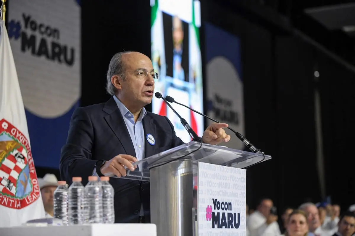 Felipe Calderón advierte sobre riesgos para la democracia Especial