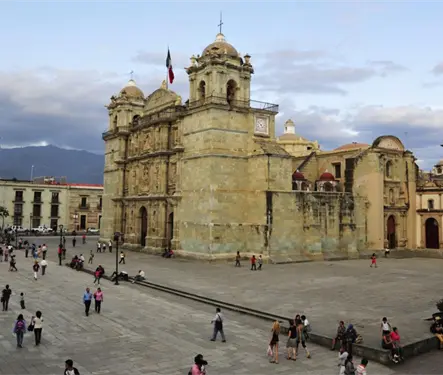 As&iacute; ser&aacute; el programa Linda Oaxaca con obras en calles, transporte y espacios p&uacute;blicos