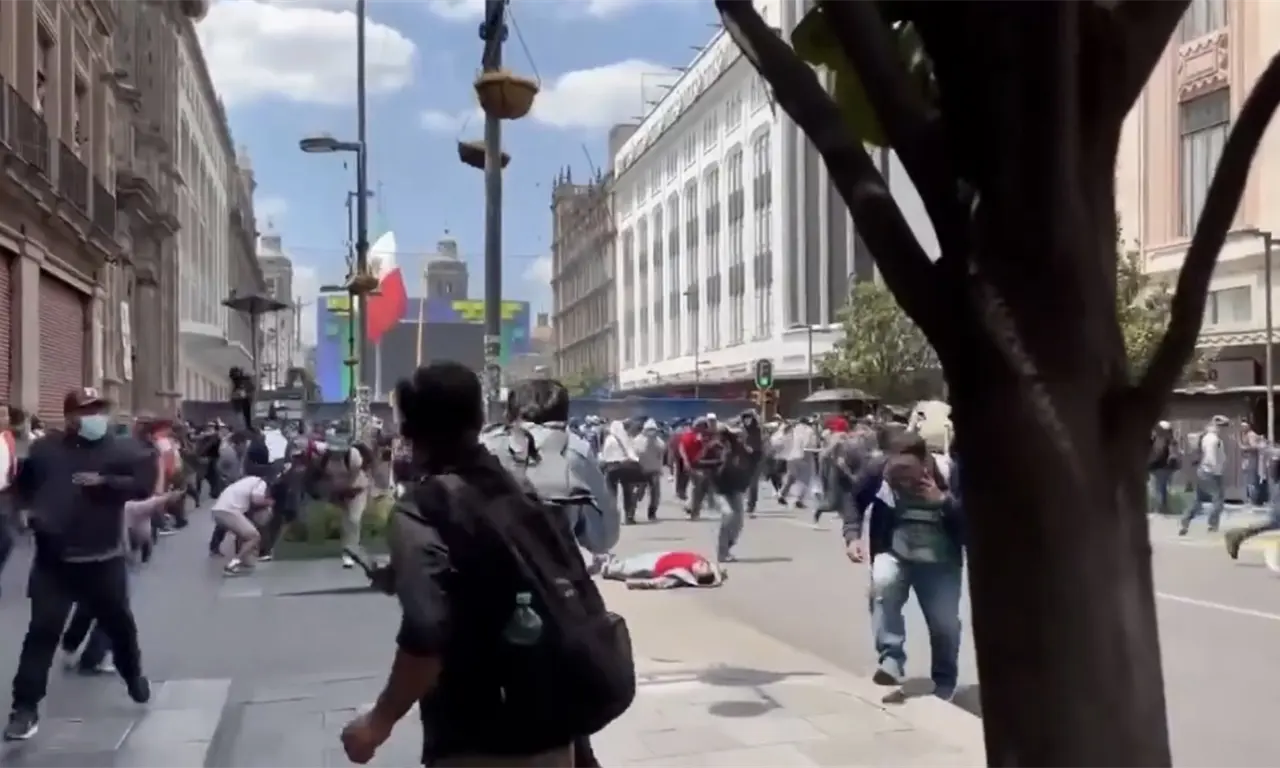  SSC niega uso de gas y balas de goma en protesta de la CNTE en CDMX; reportan un herido 