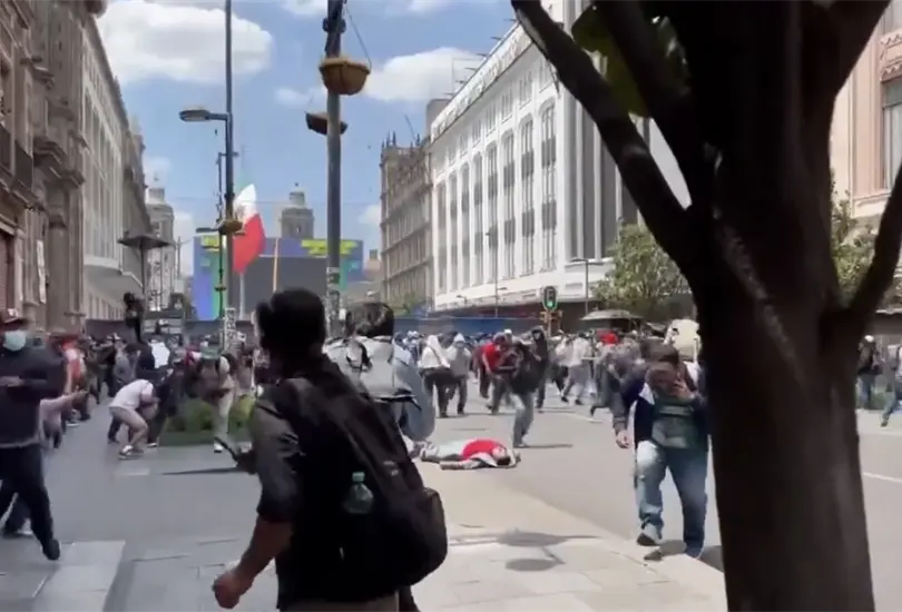 SSC niega uso de gas y balas de goma en protesta de la CNTE en CDMX; reportan un herido