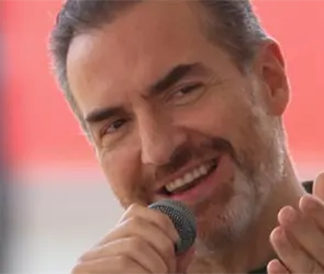 Morena denuncia a Adri&aacute;n de la Garza ante la FGR por contrato millonario con Next Energy