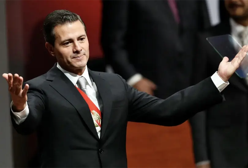 "&iquest;Es usted o se parece?": Pe&ntilde;a Nieto se toma foto con una mexicana tras ser reconocido en Jap&oacute;n
