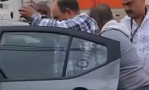 Vendedor de elotes es detenido tras obtener crédito de 600 mil pesos; familiares exigen conocer acusaciones en su contra Vendedor de elotes es detenido tras obtener crédito de 600 mil pesos; familiares exigen conocer acusaciones en su contra