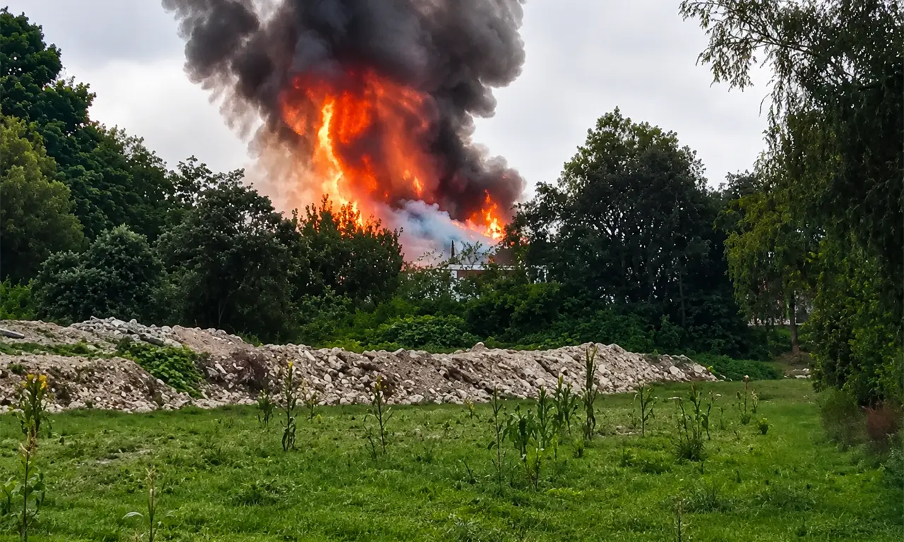  Video muestra otra explosión durante incendio de pipas en Tepeaca, Puebla. 