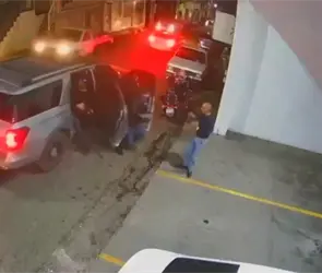 Video muestra el momento exacto en que "levantan" al exdirector de la Polic&iacute;a de Investigaci&oacute;n de Zacatecas