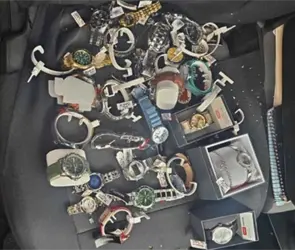 Detienen a tres j&oacute;venes tras asalto a tienda de relojes en Coyoac&aacute;n