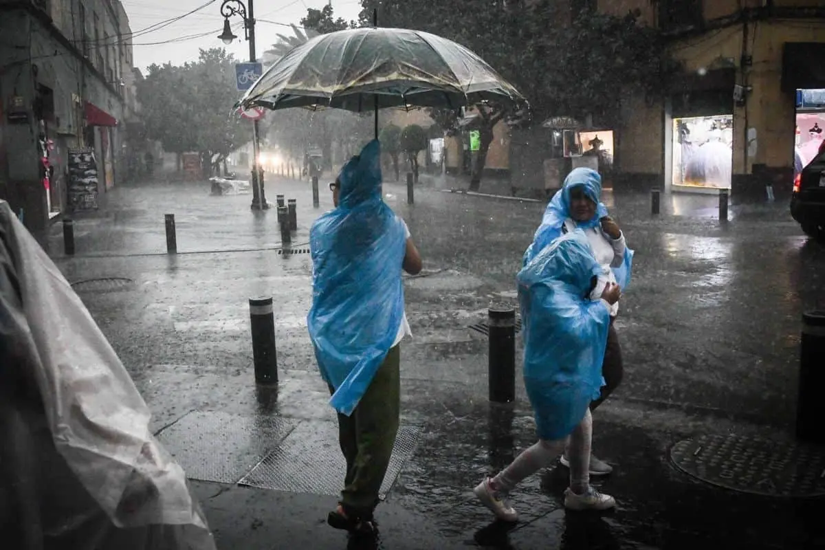 La Secretaría de Gestión Integral de Riesgos y Protección Civil mantiene vigilancia constante mediante radares meteorológicos y sistemas especializados que permiten detectar oportunamente la evolución de las tormentas. Cuartoscuro.