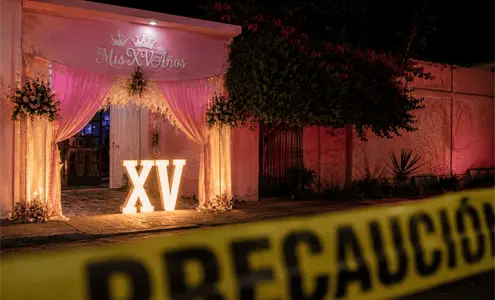 Mueren 4 tras presunta intoxicación por alcohol adulterado en fiesta de XV años; padre de la quinceañera entre las víctimas Mueren 4 tras presunta intoxicación por alcohol adulterado en fiesta de XV años; padre de la quinceañera entre las víctimas