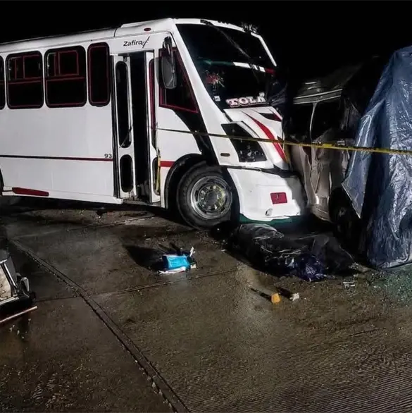 Viaje a las Grutas de Tolantongo termina en tragedia: mueren madre, hija y sobrina en fatal choque