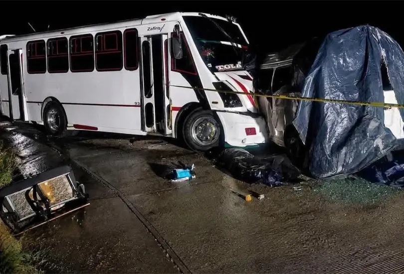 Viaje a las Grutas de Tolantongo termina en tragedia: mueren madre, hija y sobrina en fatal choque Viaje a las Grutas de Tolantongo termina en tragedia: mueren madre, hija y sobrina en fatal choque
