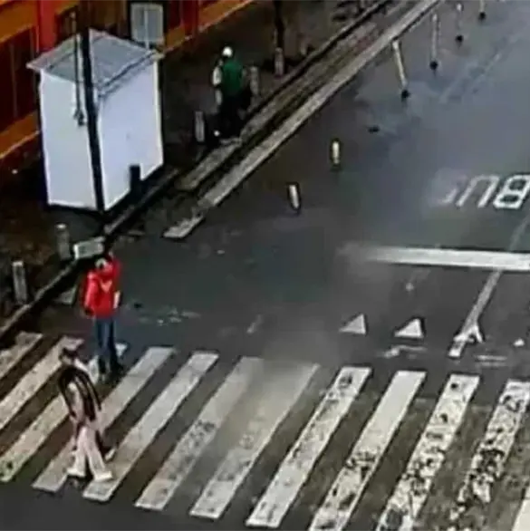 Video capta abandono de un feto en calles de Toluca; buscan a las responsables Video capta abandono de un feto en calles de Toluca; buscan a las responsables