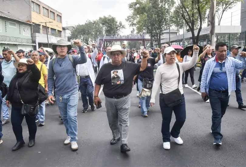 Entre aficionados y manifestantes: así transcurre la mañana del Mundial 2026. Entre aficionados y manifestantes: así transcurre la mañana del Mundial 2026.