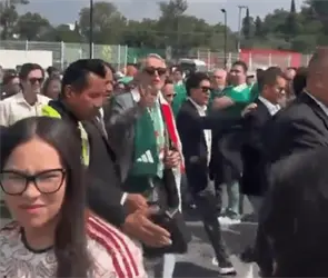 Salinas Pliego arrib&oacute; al Estadio Ciudad de M&eacute;xico y as&iacute; lo recibieron